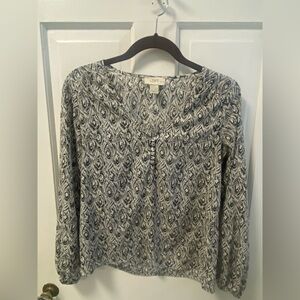 LOFT Gray and White Patterned Blouse